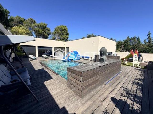 Villa contemporaine de plain pied, 155m2, piscine.