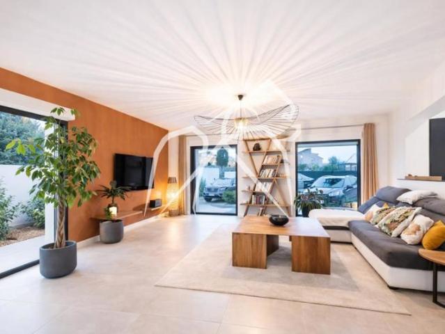 Villa contemporaine de plain pied | 5 Pièces | 3 chambres | Lattes 34970