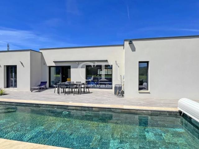 Villa contemporaine de plain pied avec piscine à Vaison la Romaine