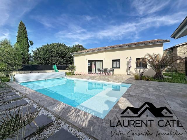Villa contemporaine de plain pied avec piscine, pool house et prestations récentes Secteur calme à Saint Paul lès Romans
