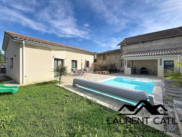 Villa contemporaine de plain pied avec piscine, pool house et prestations récentes Secteur calme à Saint Paul lès Romans