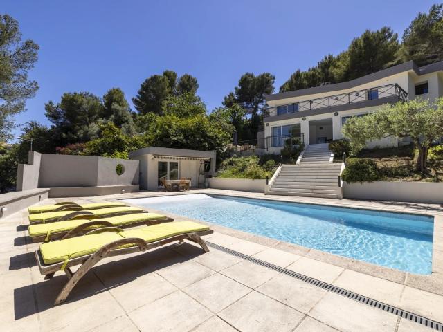 Villa contemporaine de 155m2 avec vue dégagée 170m² Vallauris