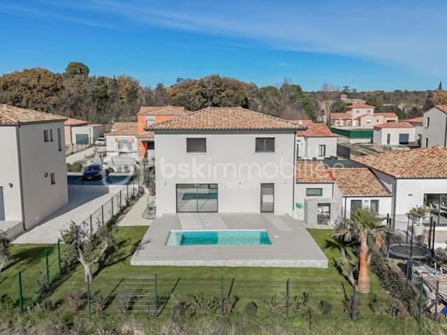 VILLA CONTEMPORAINE DE 120M2 AVEC GARAGE ET PISCINE ARPAILLARGUES ET AUREILLAC