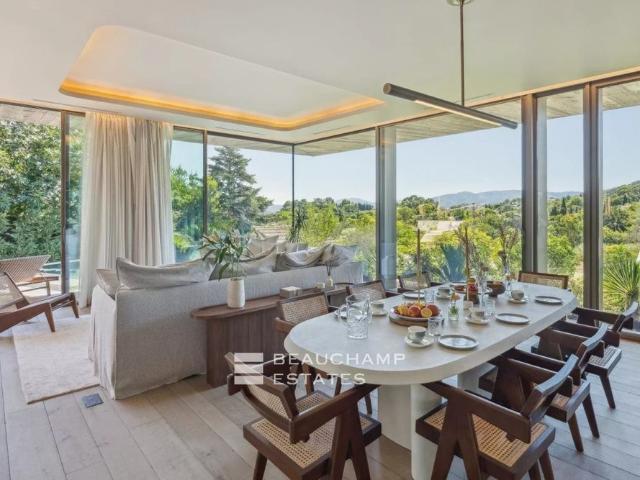 Villa contemporaine de 4 chambres à Mougins avec piscine et vue sur le village