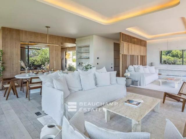 Villa contemporaine de 4 chambres à Mougins avec piscine et vue sur le village