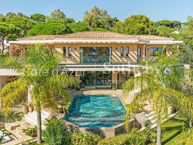Villa contemporaine d'exception à vendre à Sainte Maxime: 44. 440m² Sainte Maxime