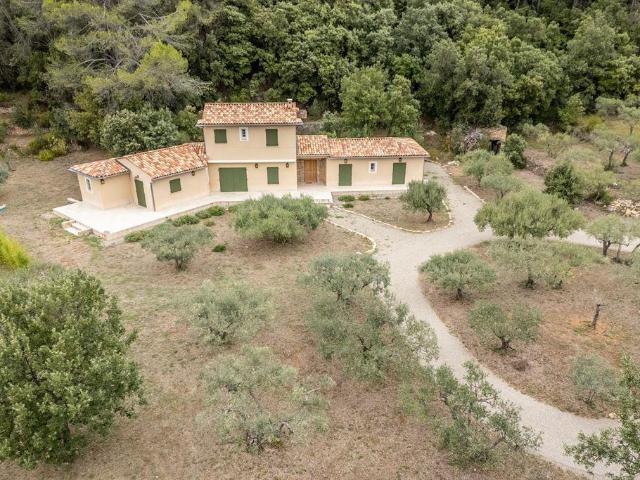 Villa contemporaine d'exception au coeur des oliviers 171m² Salernes