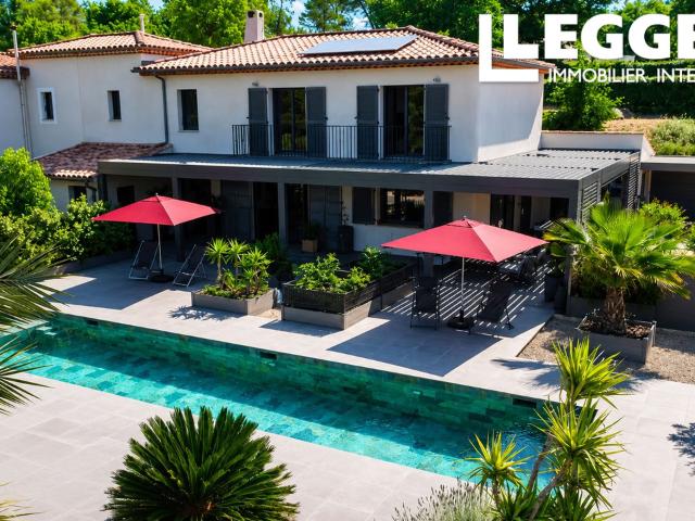 Villa contemporaine d'exception bioclimatique avec piscine Bali, vue nature aux portes de Fayence