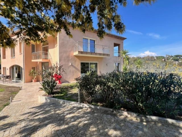 Villa contemporaine Domaine de Super Cannes