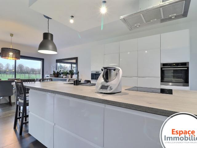 Villa contemporaine sur un terrain de 1800 m2