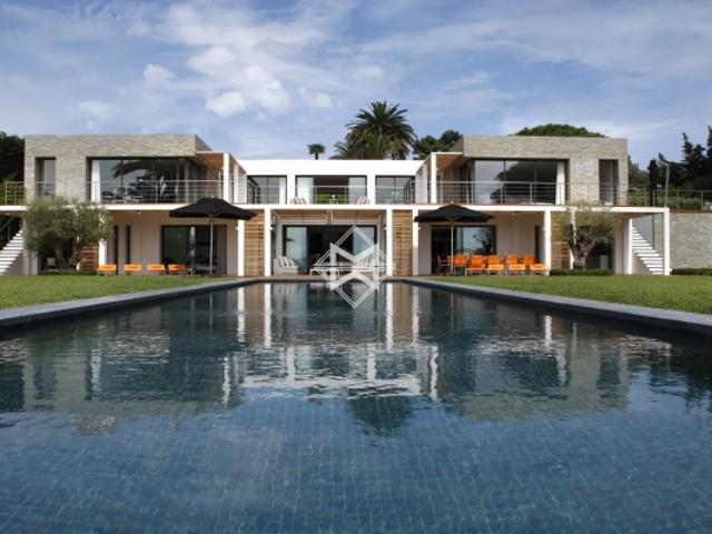 Villa contemporaine exceptionnelle avec vue mer dans un domaine fermé