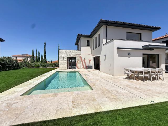 VILLA CONTEMPORAINE EN EXCLUSIVITE