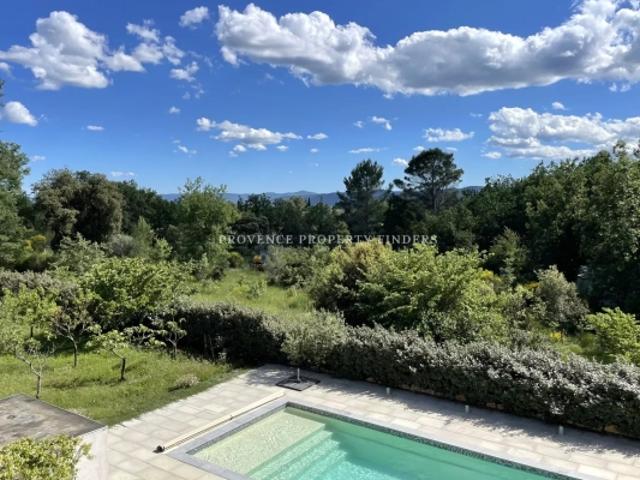 Villa Contemporaine Ensoleillée dans un Quartier Prisé de Lorgues