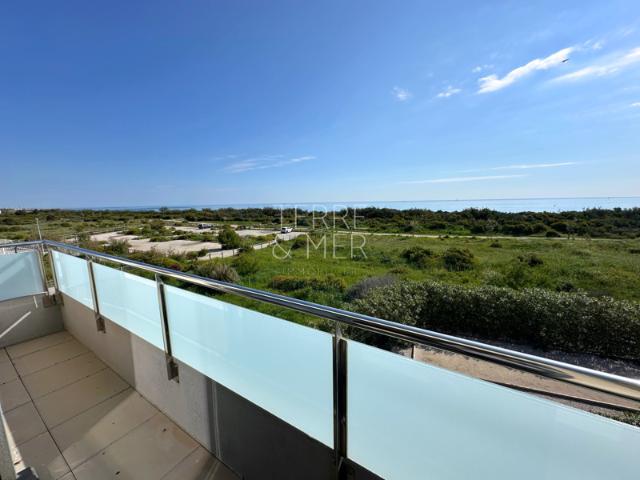 Villa contemporaine face à la mer