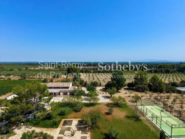 Villa contemporaine parfaitement équipée, vue Alpilles et emplacement privilégié