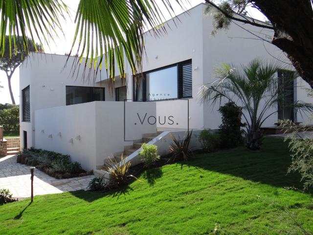 Villa contemporaine 'pieds dans l’eau' Saint Aygulf Fréju. 238m² Saint Aygulf
