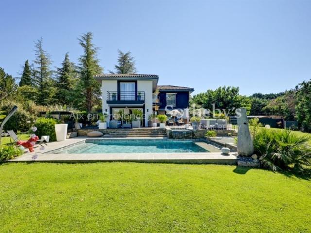 VILLA CONTEMPORAINE PISCINE