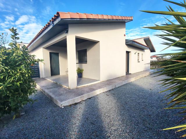 Villa contemporaine plain pied, 3 faces, 66180 Villeneuve de la raho