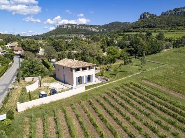 Villa contemporaine provençale à vendre – proche Cassis – Vue vignes et collines