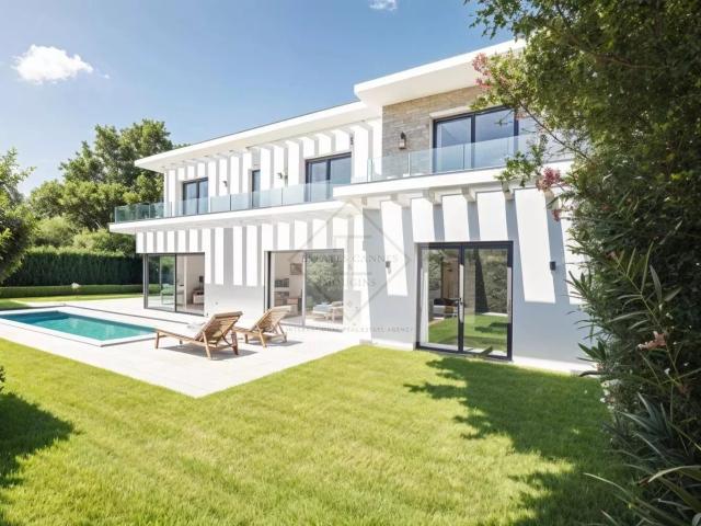 Villa Contemporaine – Quartier Très Recherché à Mougins 404m² Mougins