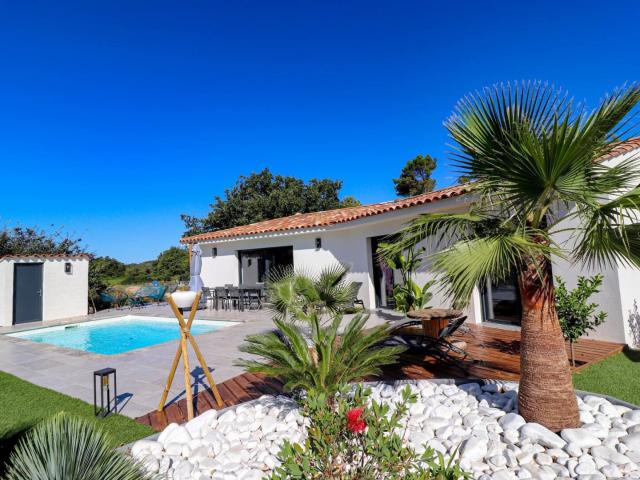 VILLA CONTEMPORAINE RECENTE PLAIN PIED PISCINE