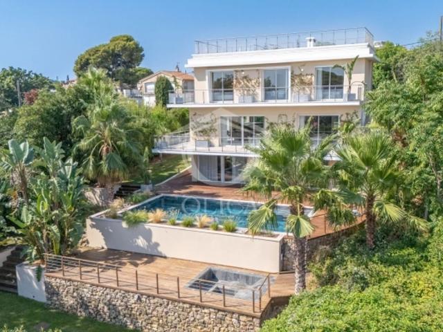 VILLA CONTEMPORAINE RÉNOVÉE AVEC VUE MER PANORAMIQUE CAP D'ANTIBES