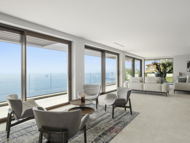 Villa contemporaine rénovée avec vue mer spectaculaire Sec