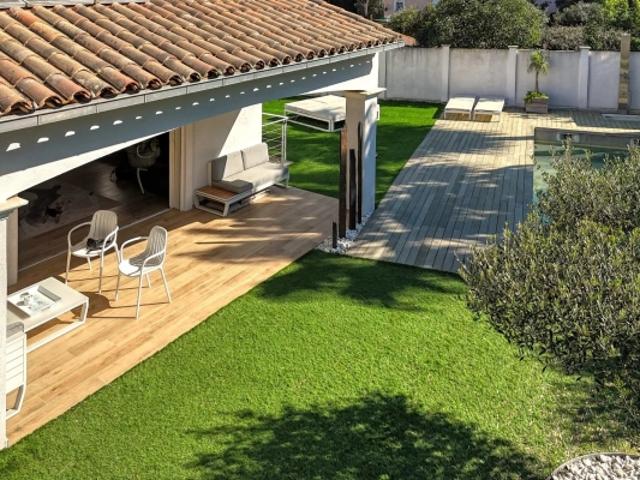Villa contemporaine rénovée/imaginée par architecte d'intérieur – volumes exceptionnels – Janas