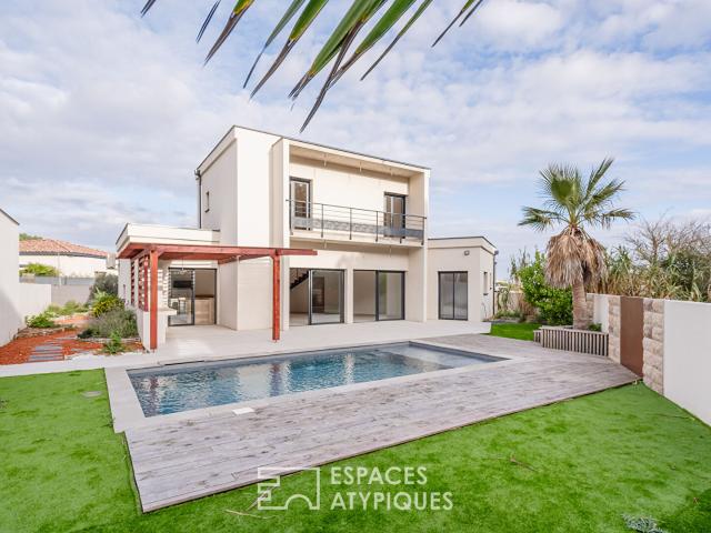 Villa contemporaine sans vis à vis, en lisière de pinède à Narbonne