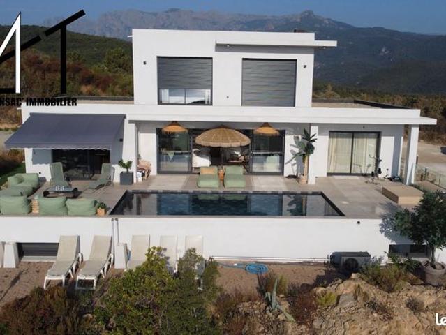 Villa contemporaine T7 avec piscine vue mer 180°