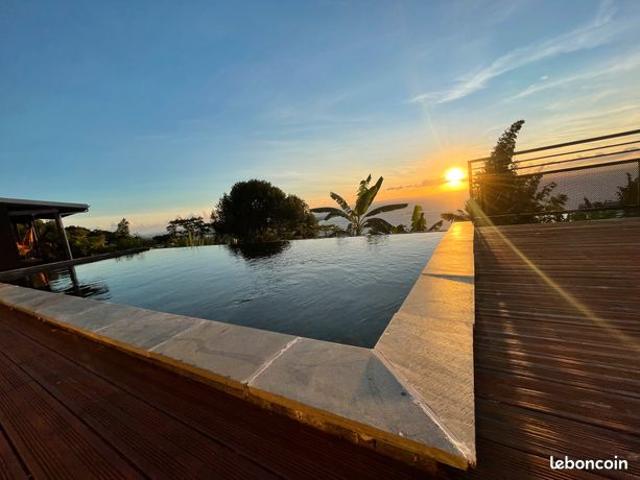 VILLA CONTEMPORAINE T7 DE 200 m² À LA POSSESSION