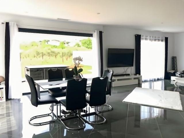 Villa Contemporaine Type 4 Avec Vue Degagee Sous Garantie De. 106m² Adissan