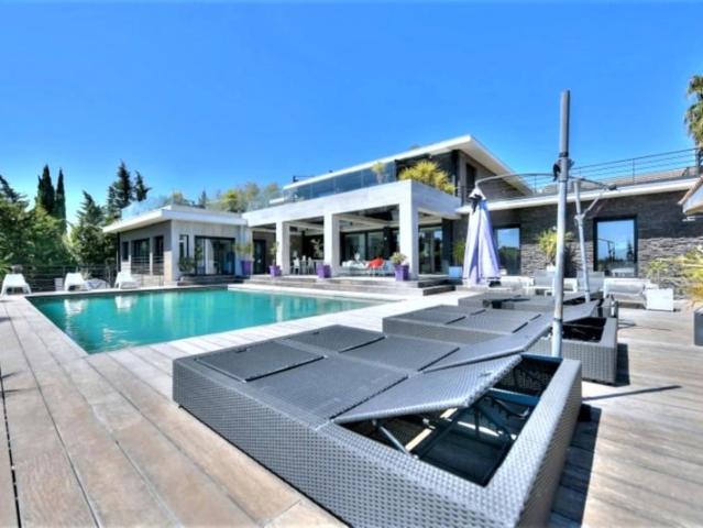 Villa contemporaine vue mer