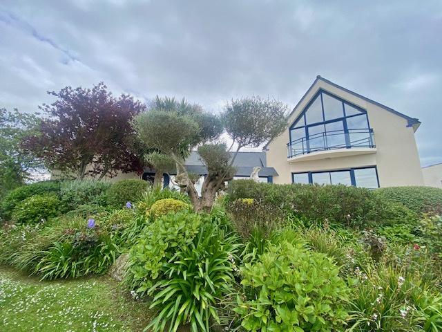 Villa Contemporaine Vue Mer: Calme Absolu et Réserve Foncière