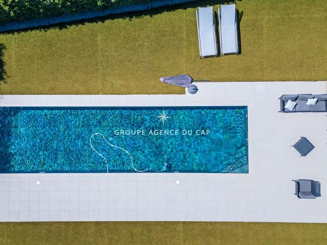 Villa Contemporaine Valescure Avec Piscine Garage Et Depanda. 240m² Saint Raphaël