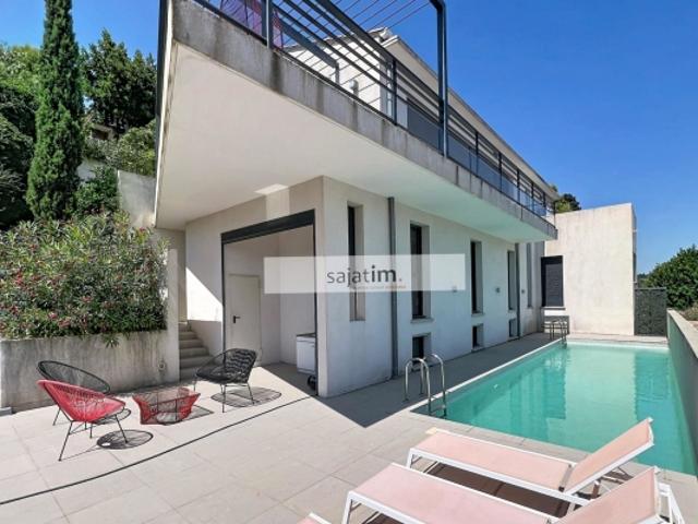 VILLA CONTEMPORAINE 200 m² avec PISCINE