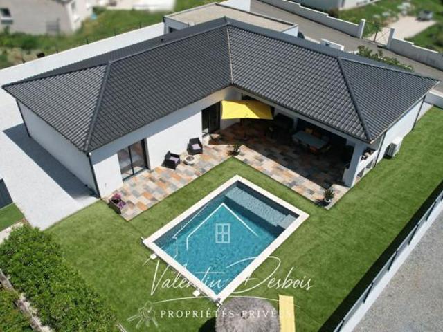 Villa contemporaine 2020 170 m² habitables Piscine chauffée Double garage