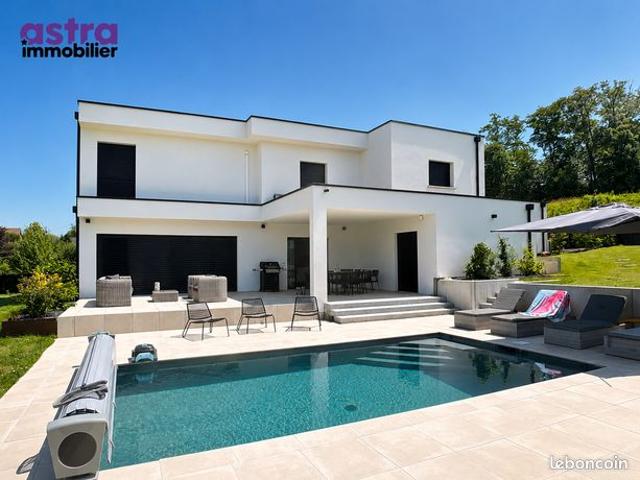 Villa contemporaine 2023 avec piscine chauffée, DPE A, à 12 min de Bâle