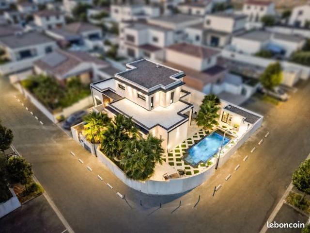 Villa contemporaine 215m² RT2020 Piscine à débordement Béziers