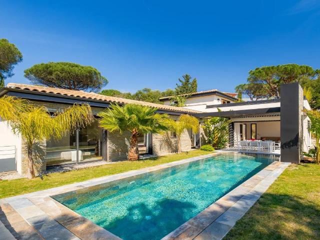 Villa contemporaine 6 pièces avec vue mer 205m² Sainte Maxime