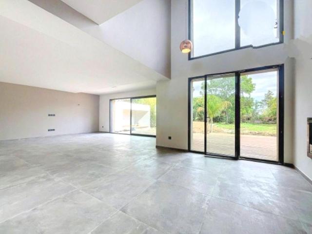 VILLA CONTEMPORAINE 7 pièces | 220m² | 5 chambres | PISCINE | 1800m² de terrain
