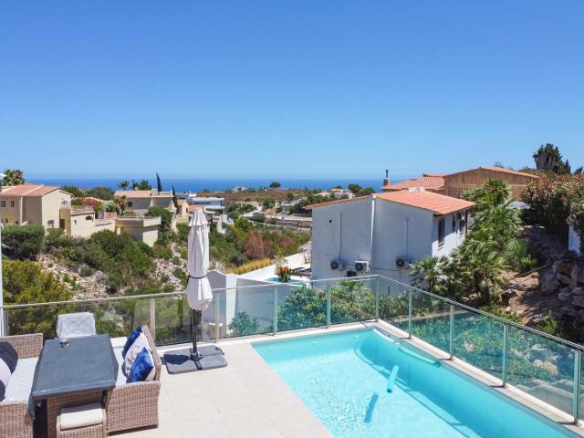 Villa contemporánea con vistas al mar y piscina privada en C. 402m² Cumbre del Sol