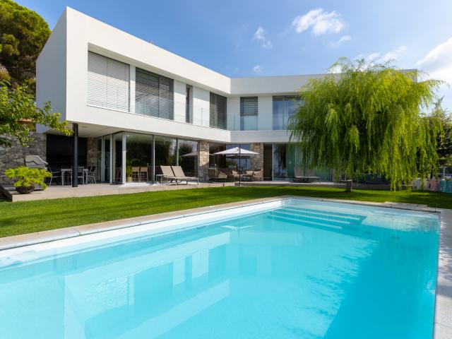 Villa contemporánea con vistas panorámicas al mar y a la montaña en Teià, Maresme