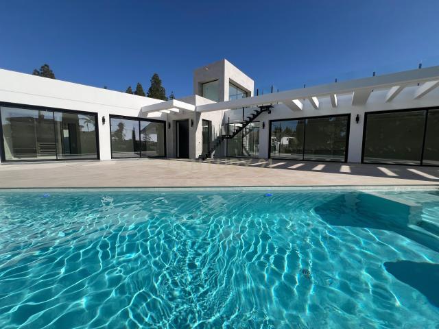 Villa contemporánea de nueva construcció
