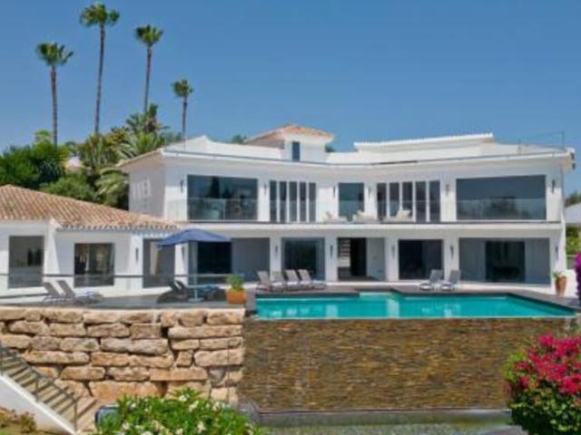 Villa contemporánea de lujo con vistas panorámicas al mar en Las Chapas