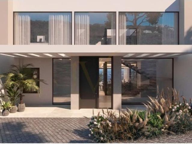 Villa contemporánea de lujo con vistas panorámicas al mar y spa privado en El
