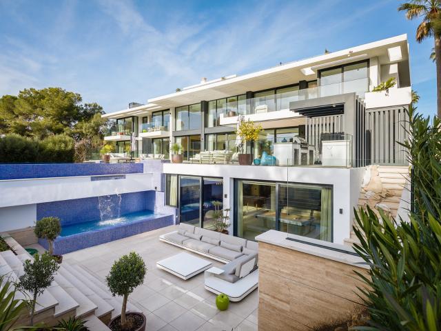 Villa Contemporánea de Lujo en Venta en Kings & Queens, Sotogrande Costa
