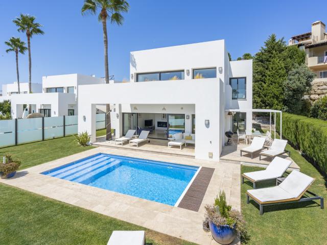 Villa Contemporánea en la Nueva Milla de Oro