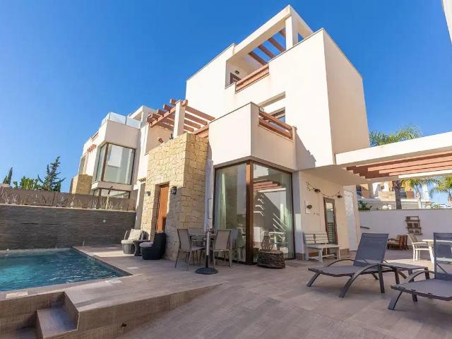 Villa Contemporánea Impresionante Construida en 2018, Casi N. 153m² Ciudad Quesada