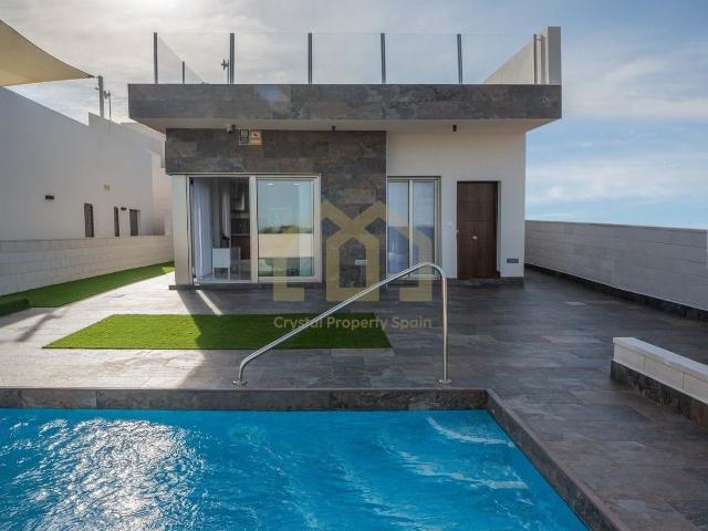 VILLA CONTEMPORANEA JUNTO A CAMPO DE GOLF